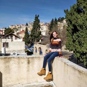 Meet your Posher, Lara